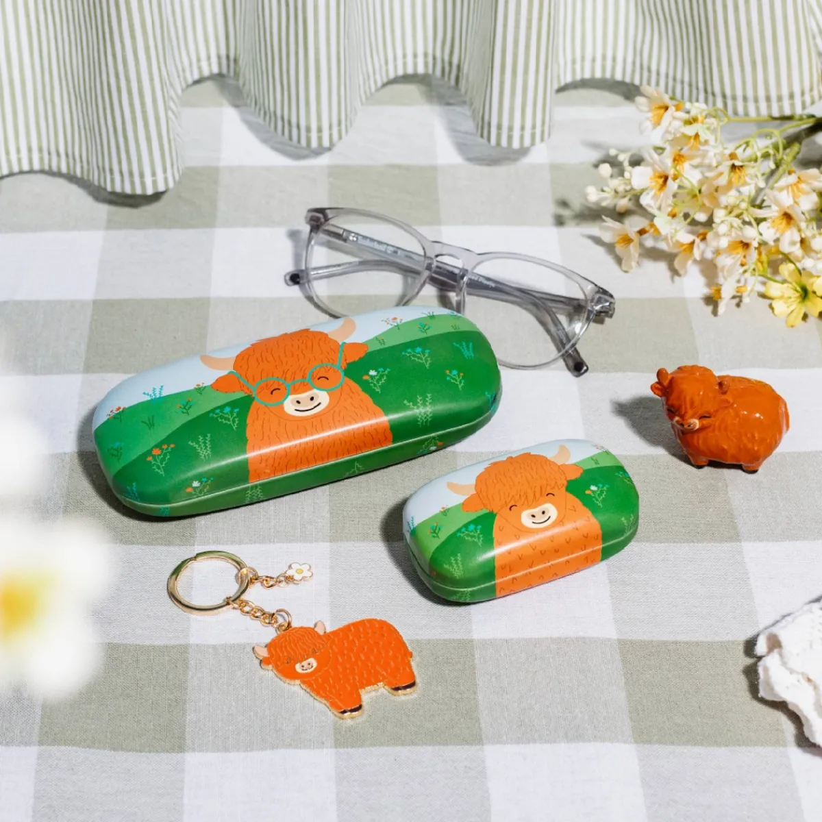 Sass and Belle Highland Cow Glasses Case