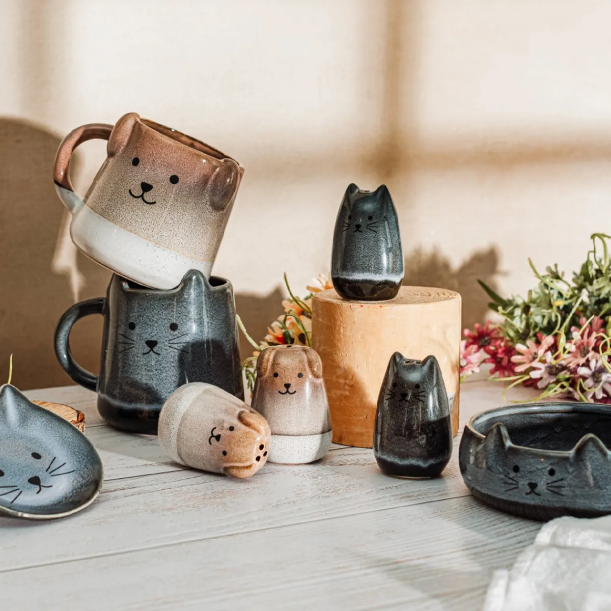 Hot Sass and Belle Mojave Cat Salt & Pepper Shakers