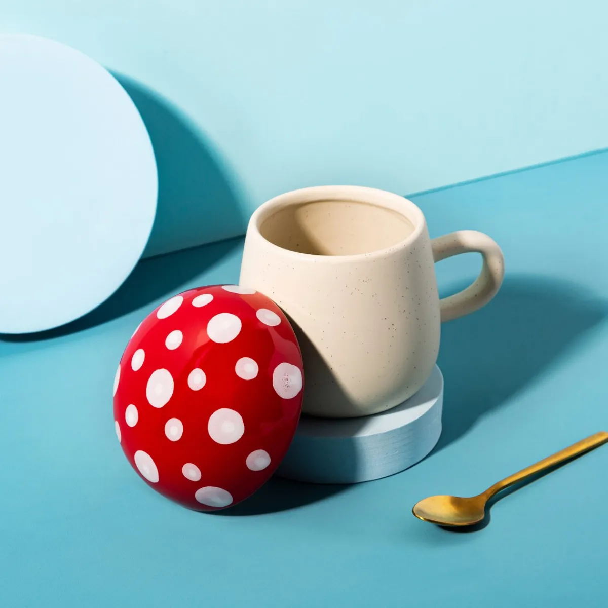 New Sass and Belle Red Mushroom Mug with Lid